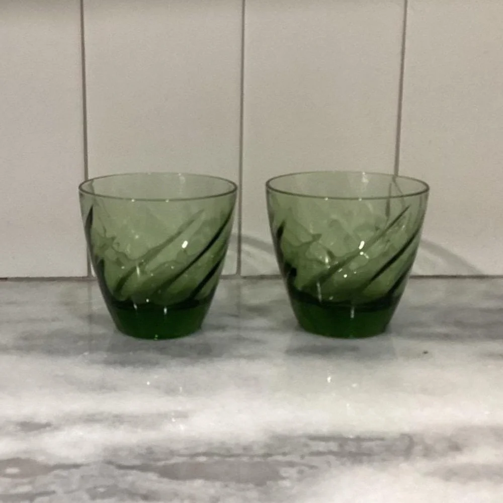 Libbey Avocado Green Swirl Lowball Tumblers, Set of 2, Vintage Glass‎ Drinkware